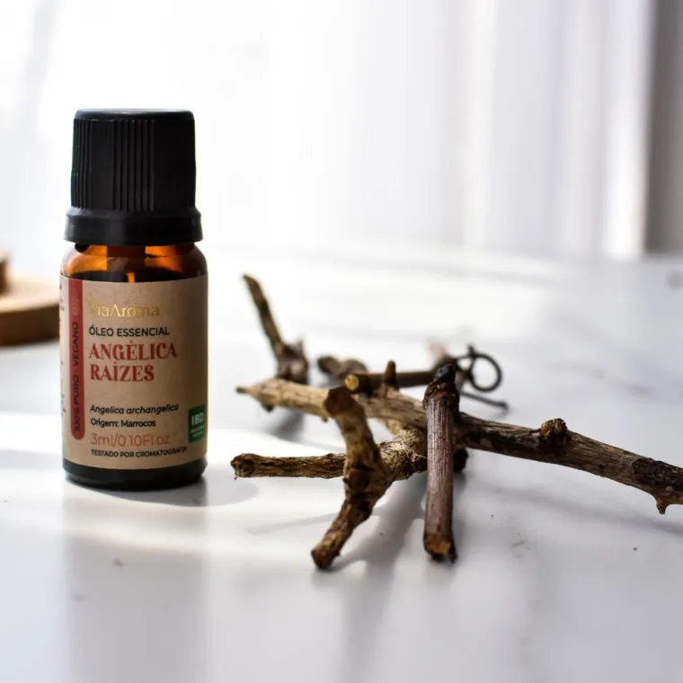 Óleo Essencial Angélica Raízes Via Aroma - 3ml Produto Óleo Essencial Angélica Raízes Via Aroma - 3ml