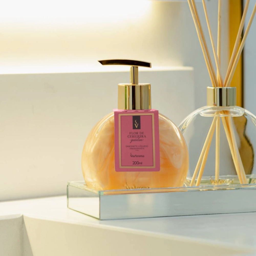 Sabonete Líquido Desodorante Flor de Cerejeira Via Aroma - 200ml Produto Sabonete Líquido Desodorante Flor de Cerejeira Via Aroma - 200ml