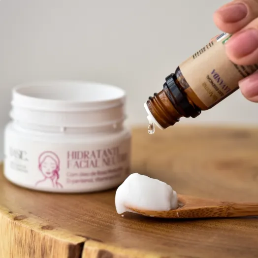 Hidratante Facial Neutro Linha Basic Via Aroma – 100g Produto Hidratante Facial Neutro Linha Basic Via Aroma – 100g