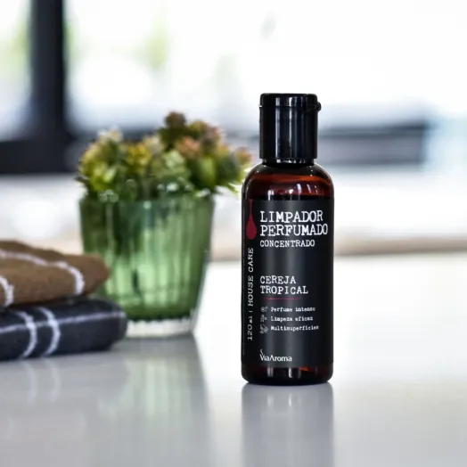 Limpador Perfumado Concentrado Cereja Tropical Via Aroma - 120ml Produto Limpador Perfumado Concentrado Cereja Tropical Via Aroma - 120ml
