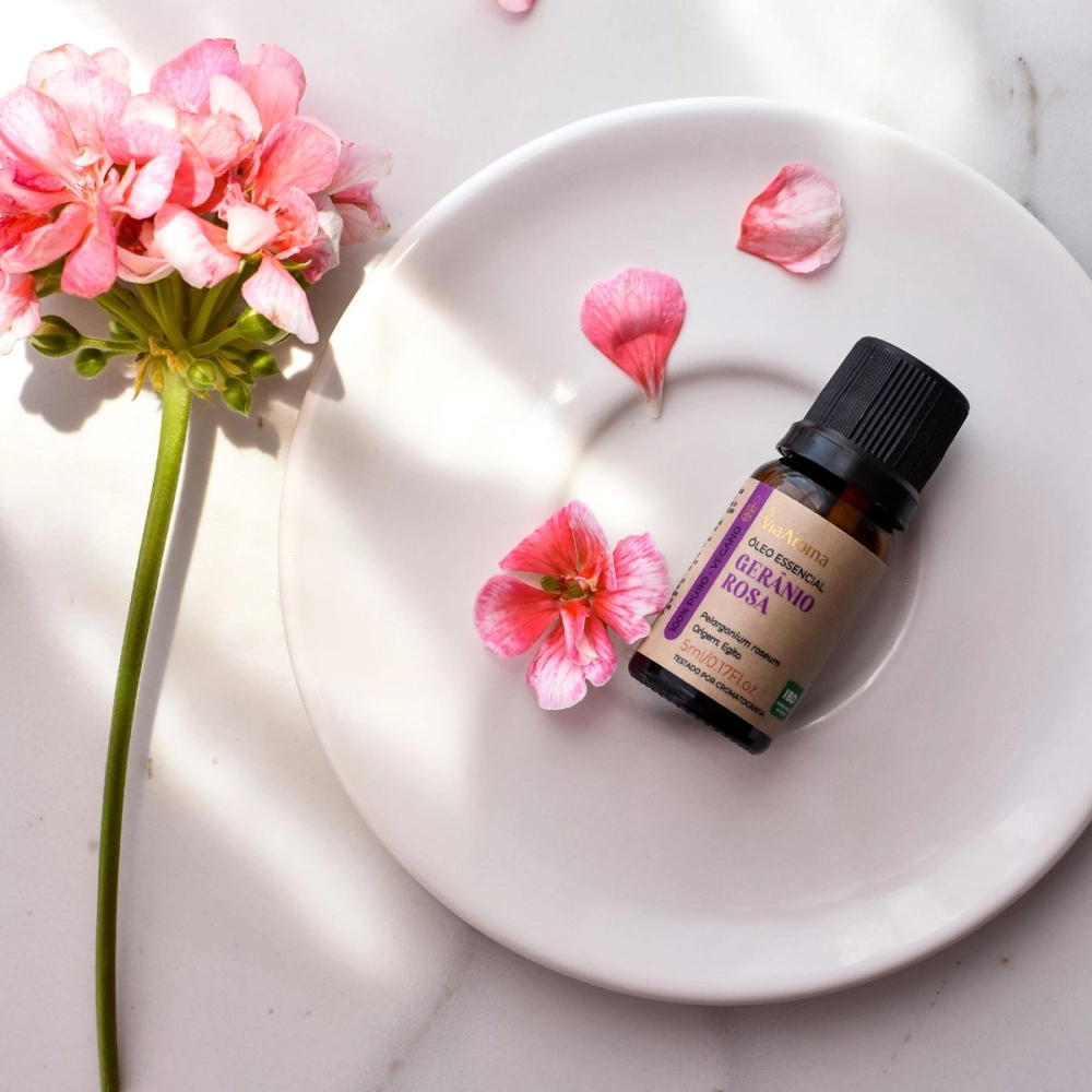  &Atilde;leo Essencial Ger&Atilde;&cent;nio Rosa Via Aroma - 5ml Produzida